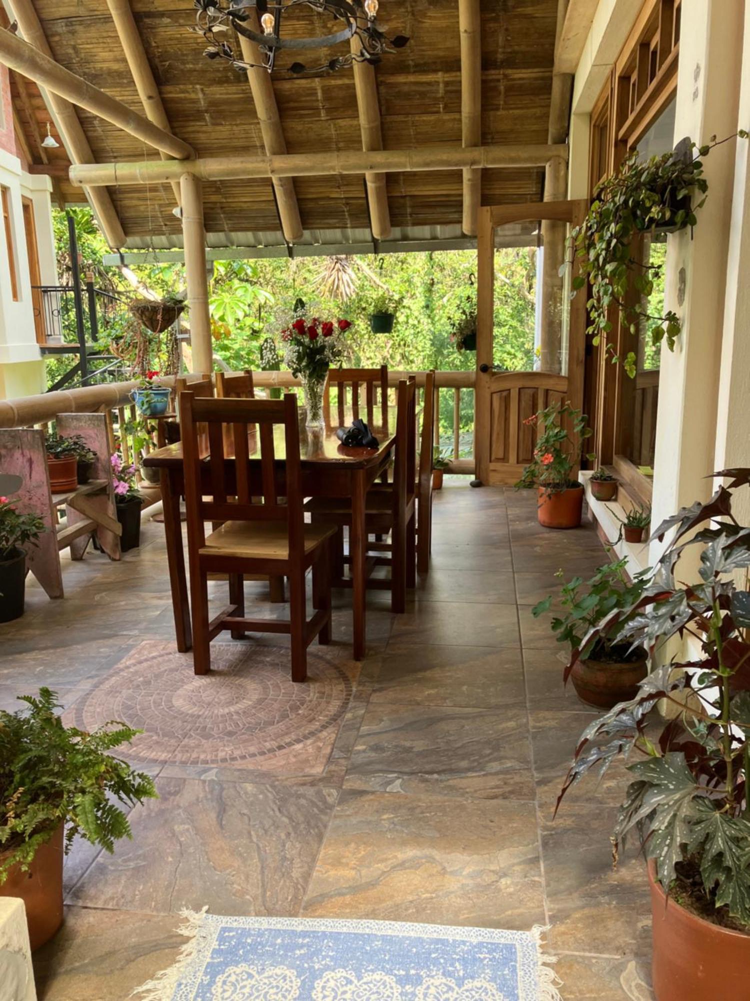 Casa Del Rio En Mindo Bed and Breakfast Εξωτερικό φωτογραφία