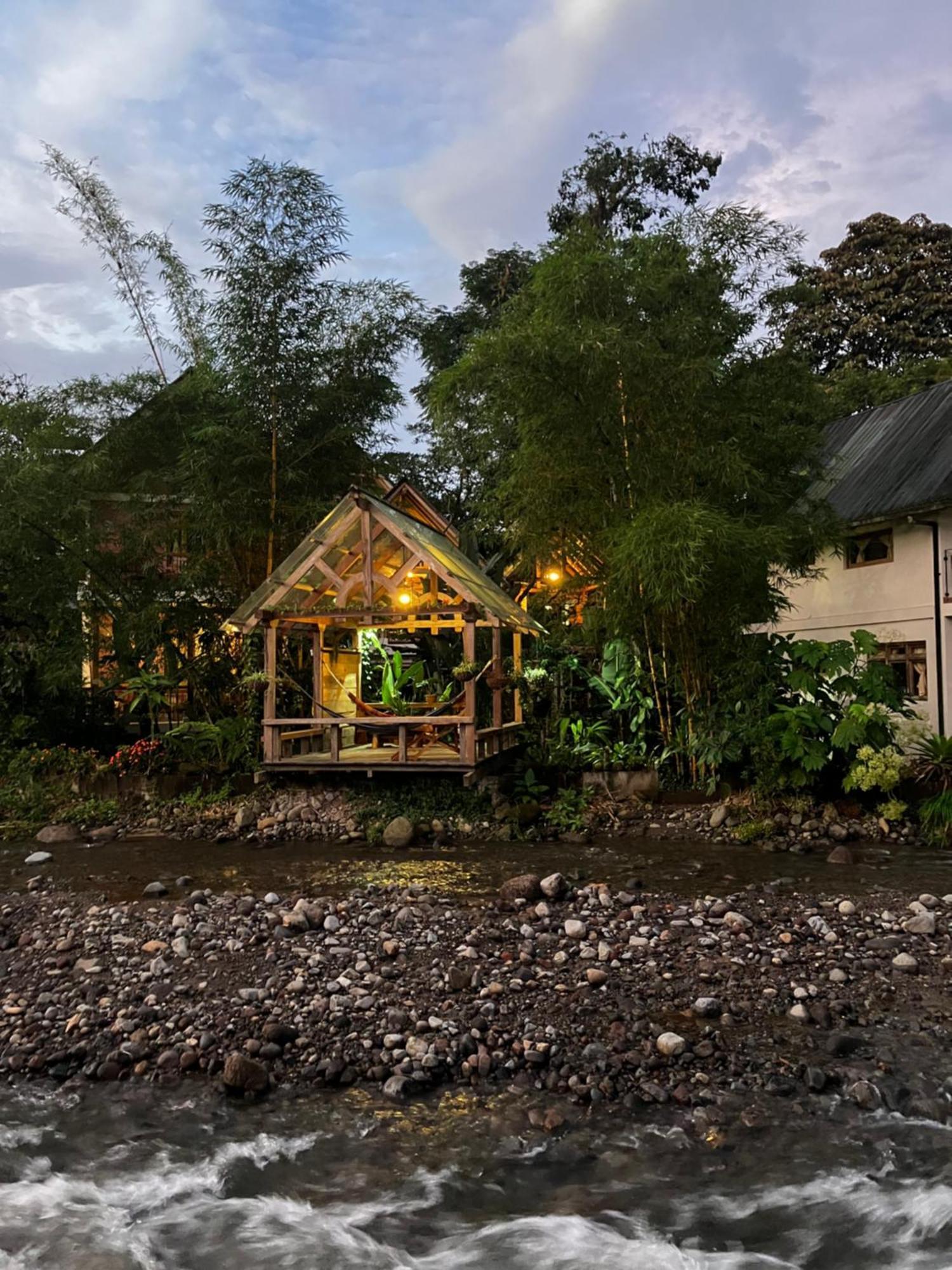 Casa Del Rio En Mindo Bed and Breakfast Εξωτερικό φωτογραφία